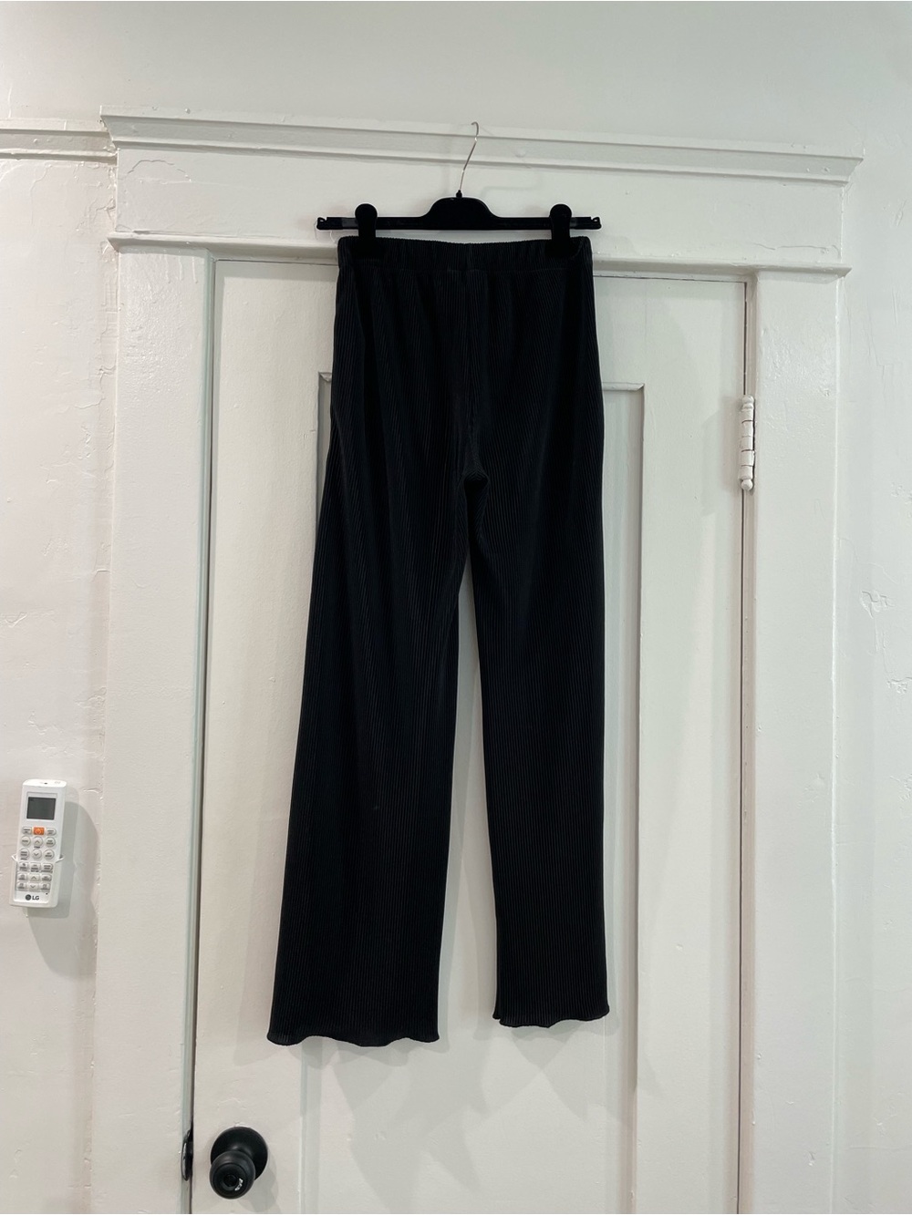 Darling Black Wide-Leg Pleated Pants - Picture 2 of 3